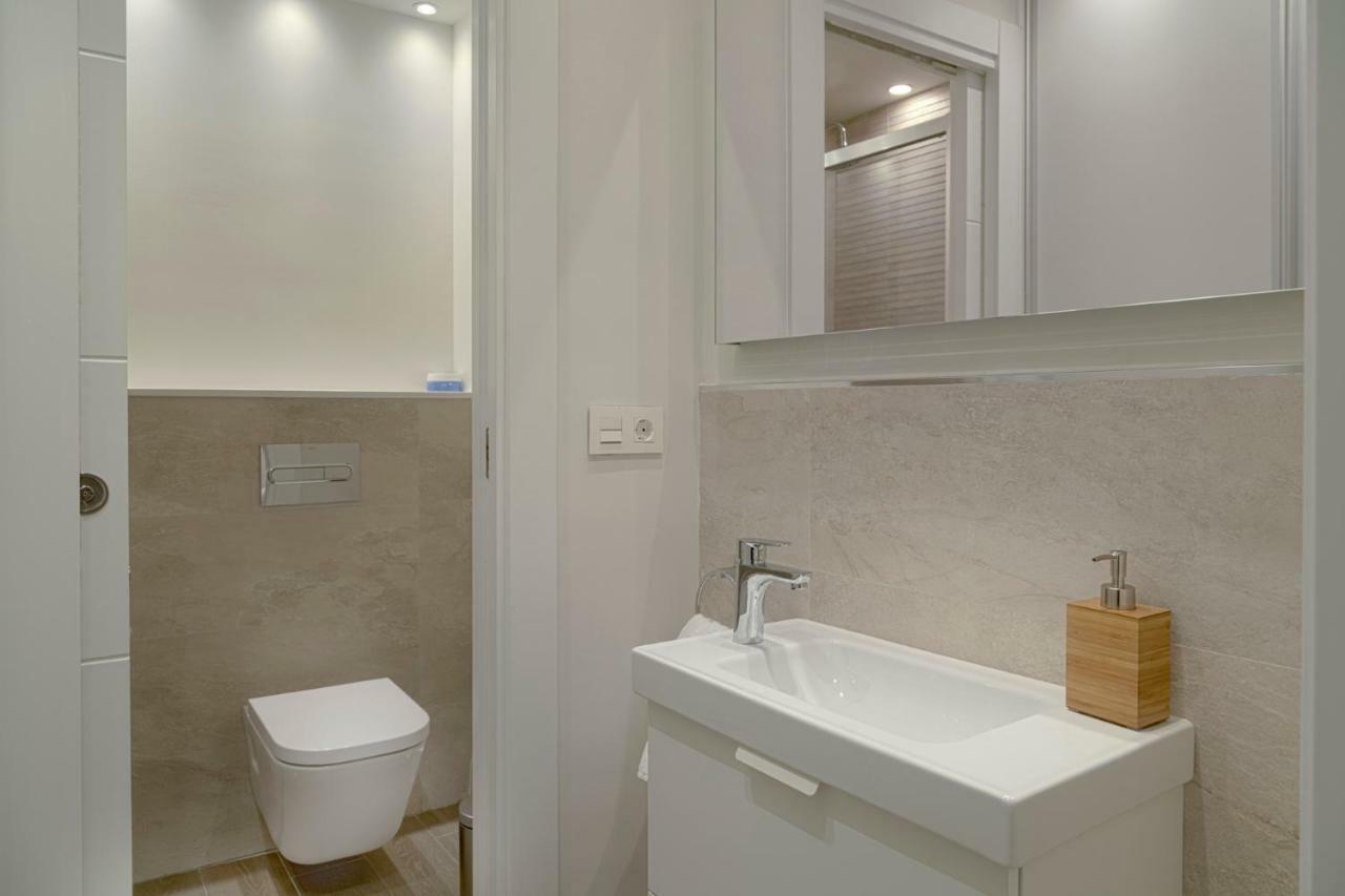 Suncity Teatro Premier Apartment Malaga Exterior photo